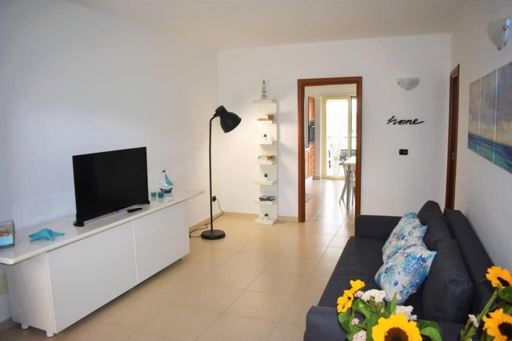 Donna Teresa Accomodation - Holiday House โมโนโปลี ภายนอก รูปภาพ